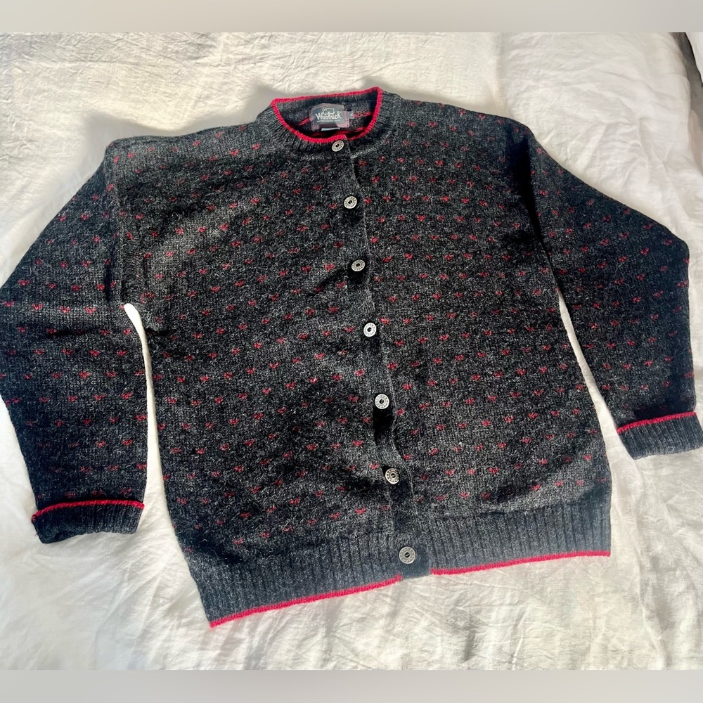 Woolrich Women’s Vintage Charcoal Cardigan with Red Accents. Size M